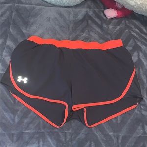 UNDER ARMOUR RUNNING SHORTS